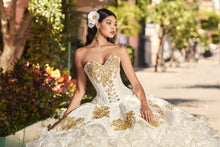 Cargar imagen en el visor de la galería, ULTIMAS PIEZAS PROMOCION XV Vestido Charro para Quinceaños Ivory con Dorado