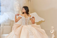 Cargar imagen en el visor de la galería, Vestido para Quinceañera Champagne . Nueva Coleccion Swan by Ragazza Fashion