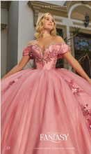 Cargar imagen en el visor de la galería, Pregunta por el % Vestido para Quinceañeras tono Rosa Blush, Cauda larga y Moño espectacular.