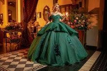 Cargar imagen en el visor de la galería, Vestido Verde con Tirantes caídos para Quinceañeras.