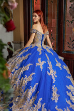 Cargar imagen en el visor de la galería, Vestido Azul Rey y Dorado con Manga Caída para Quinceañeras