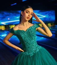 Cargar imagen en el visor de la galería, PROMOCION Vestido para Quinceañera Verde Esmeralda .ULTIMAS PIEZAS