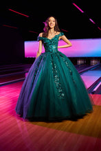Cargar imagen en el visor de la galería, Vestido Verde Esmeralda con Flores en 3D para Quinceañera