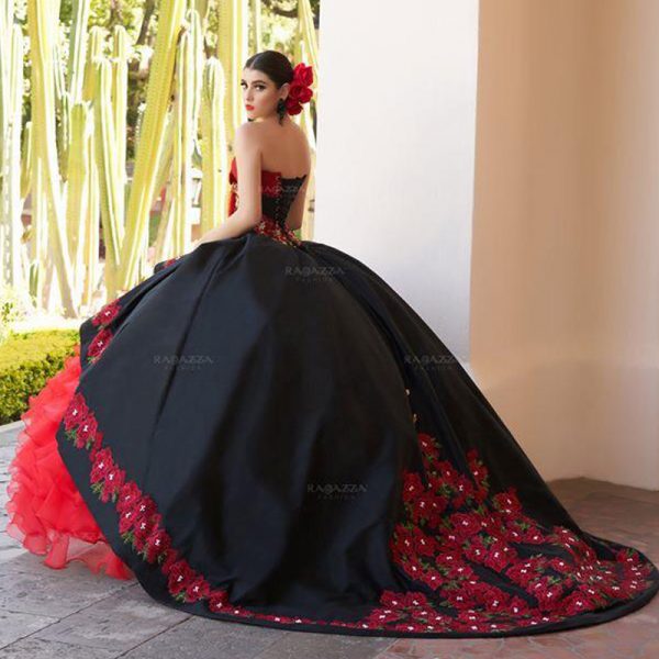 Vestido de Quince Charro Negro con Rojo. Vestidos de XV