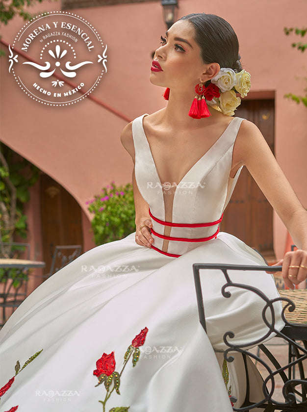 Vestido para Quinceañera Blanco con Flores Bordadas. – Vestidos de XV