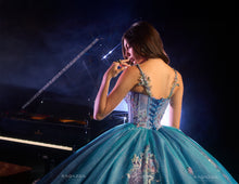 Cargar imagen en el visor de la galería, Vestido Jade para Quinceañera 2025 Ragazza Coleccion Epiphany

