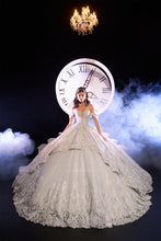 Cargar imagen en el visor de la galería, Vestido tono Plata 2025 para Quinceañera . Nueva Coleccion Epiphany Ragazza
