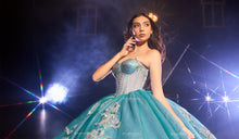 Cargar imagen en el visor de la galería, Vestido Jade para Quinceañera 2025 Ragazza Coleccion Epiphany
