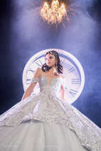 Cargar imagen en el visor de la galería, Vestido tono Plata 2025 para Quinceañera . Nueva Coleccion Epiphany Ragazza
