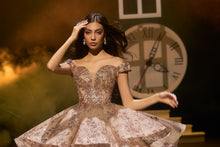 Cargar imagen en el visor de la galería, Vestido para Quinceañera Rose Gold Nueva Coleccion Epiphany Ragazza
