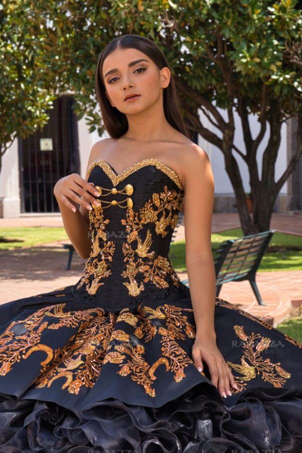 Vestido Negro con Dorado tipo Charro para tus Quince Años