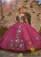 Cargar imagen en el visor de la galería, Vestido para Quince Años Color Bugambilia Colección Selena Morena y Esencial Ragazza
