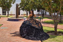 Cargar imagen en el visor de la galería, Vestido Negro con Dorado tipo Charro para tus Quince Años
