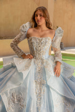 Cargar imagen en el visor de la galería, Vestido Celeste XV Mangas desmontables Pregunta Promociones
