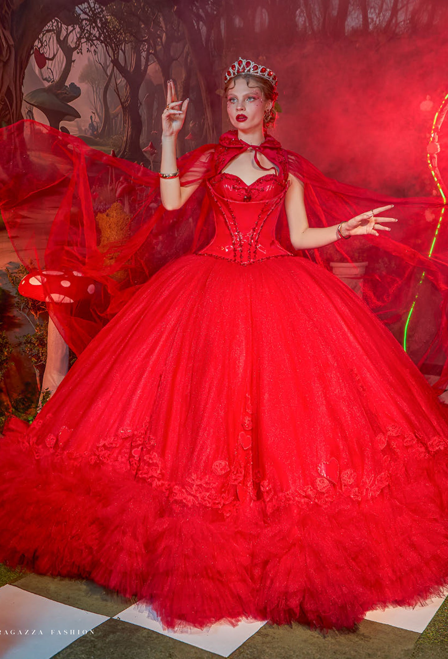 Promoción por lanzamiento  . Vestido desmontable Reina de Corazones Vestido Rojo para Quinceañera @Disney