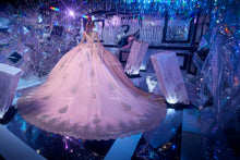 Cargar imagen en el visor de la galería, Vestido de XV Cristales Swarovski Ragazza. Pregunta Promociones
