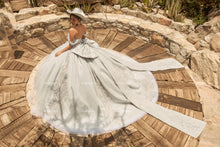 Cargar imagen en el visor de la galería, Vestido Azul Celeste con Plata para XV Pregunta Promociones
