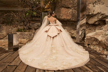 Cargar imagen en el visor de la galería, Vestido de XV Champagne

