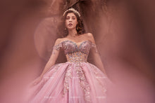 Cargar imagen en el visor de la galería, Vestido Rosa para XV con Transparencia.  Pregunta Promociones Nueva Colección
