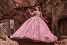 Cargar imagen en el visor de la galería, Vestido Rosa para XV con Transparencia.  Pregunta Promociones Nueva Colección
