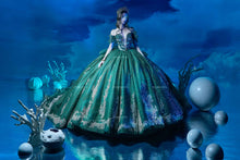 Cargar imagen en el visor de la galería, Hermoso Vestido de XV Hidden Sea tono Verde Esmeralda by Ragazza ME
