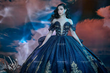 Cargar imagen en el visor de la galería, Hermoso Vestido de XV Hidden Sea tono Azul Marino o Navy by Ragazza ME
