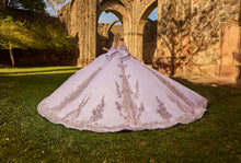 Cargar imagen en el visor de la galería, Vestido Desmontable en Lila, Rosa y Sage  para Quince Años. Ragazza
