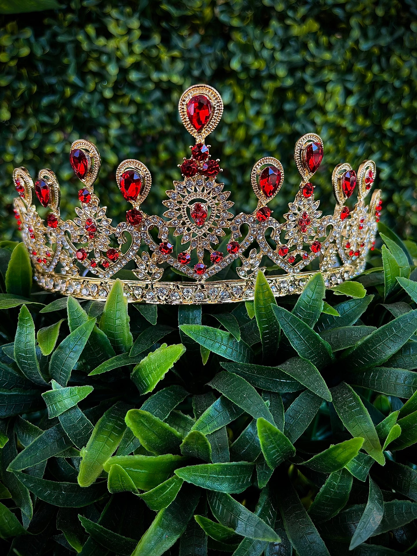 Corona Rojo con Dorado para Quinceañera