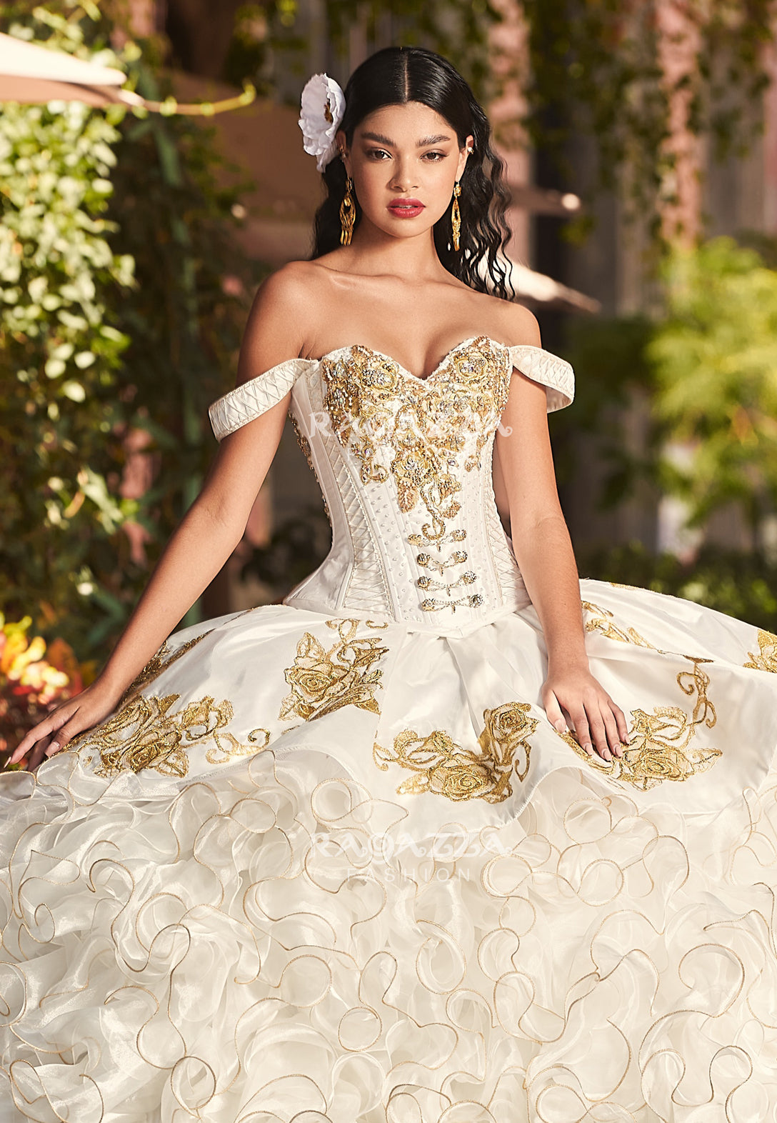 Vestido Charro para Quinceaños Ivory con Dorado