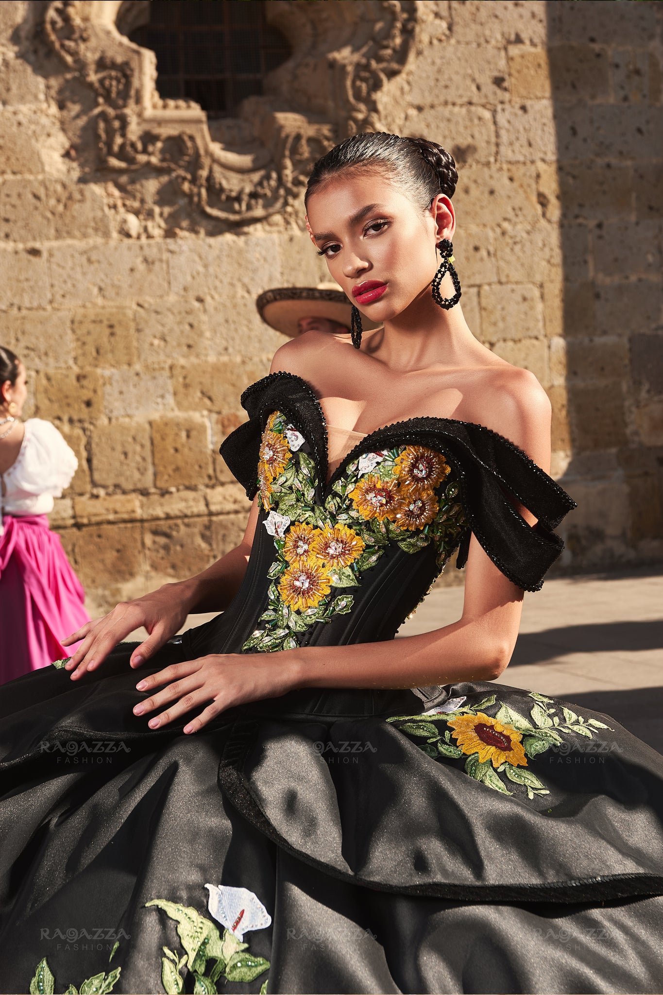 Vestido Negro con Girasoles para tus Quinces – Vestidos de XV