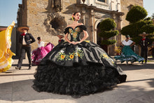 Cargar imagen en el visor de la galería, Vestido Negro con Girasoles para tus Quinces
