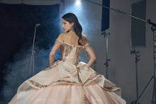 Cargar imagen en el visor de la galería, Vestido  para XV en Albaricoque con Transparencia .Edición Limitada  Pregunta Promociones
