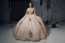 Cargar imagen en el visor de la galería, Vestido  para XV en Albaricoque con Transparencia .Edición Limitada  Pregunta Promociones
