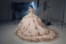 Cargar imagen en el visor de la galería, Vestido  para XV en Albaricoque con Transparencia .Edición Limitada  Pregunta Promociones
