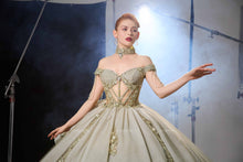 Cargar imagen en el visor de la galería, Vestido  para XV en Verde Olivo  con Transparencia .Edición Limitada  Pregunta Promociones (Copia)
