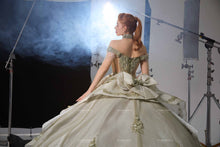 Cargar imagen en el visor de la galería, Vestido  para XV en Verde Olivo  con Transparencia .Edición Limitada  Pregunta Promociones (Copia)
