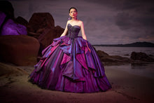 Cargar imagen en el visor de la galería, Promoción Ultimas Dos Piezas Vestido Ursula Tono Uva by @Disney Quinceañera. Coleccion Villanas
