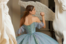 Cargar imagen en el visor de la galería, Vestido Desmontable para Quinceañera . Azul Cielo Coleccion Swan by Ragazza Fashion
