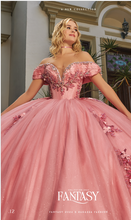 Cargar imagen en el visor de la galería, Pregunta por el % Vestido para Quinceañeras tono Rosa Blush, Cauda larga y Moño espectacular.
