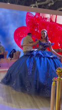 Cargar y reproducir el video en el visor de la galería, Hermoso Vestido para XV Años  En Greenery ( Verde ) Navy o Tinto
