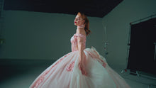Cargar y reproducir el video en el visor de la galería, Vestido  para XV en ROSA con Transparencia .Edición Limitada  Pregunta Promociones
