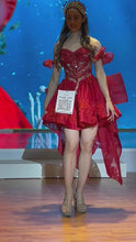 Cargar y reproducir el video en el visor de la galería, Vestido Rojo para Quince Desmontable. HIdden Sea by Ragazza
