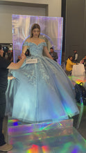 Cargar y reproducir el video en el visor de la galería, Vestido Azul Cielo con Manga caida para Quinceañera
