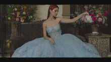 Cargar y reproducir el video en el visor de la galería, Vestido Azul Cielo con un Hombro y  transparencia  para Quinceañera ULTIMAS PIEZAS 50+10%
