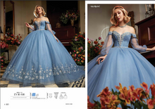 Cargar imagen en el visor de la galería, Vestido Azul Celeste para Quinceañeras con tirantes
