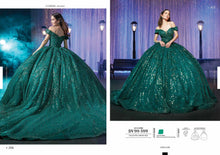 Cargar imagen en el visor de la galería, Vestido con mucho Brillo Verde Esmeralda para Quinceañera . Lumiere by  Ragazza Fashion
