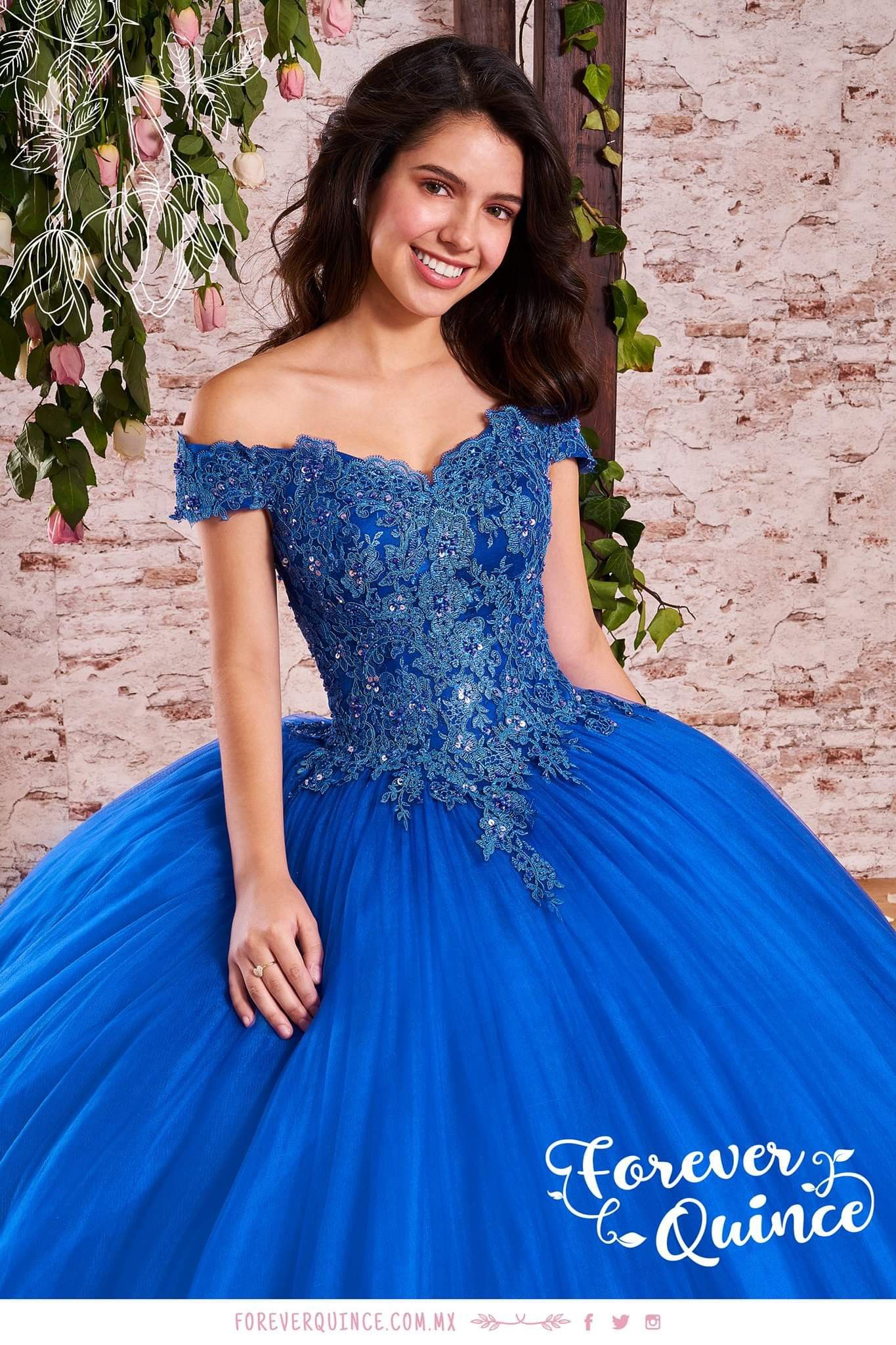 Vestido para XV Años Azul  con Manga Caida