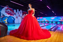 Cargar imagen en el visor de la galería, Vestido Rojo con Corsette al frente y Transparencia para Quinceañera.
