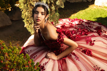 Cargar imagen en el visor de la galería, Vestido Quinceañera Color Vino con Flores con opción a Cauda Extra larga
