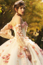 Cargar imagen en el visor de la galería, Vestido Color Ivory y Palo de Rosa  con Flores para tu Quinceañera.
